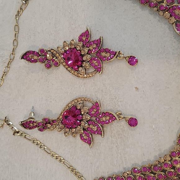 Stone Studded Necklace Set - Picture 3 of 5